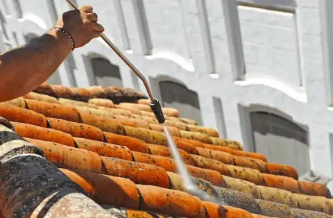 Nettoyage de toitures - Forcalquier